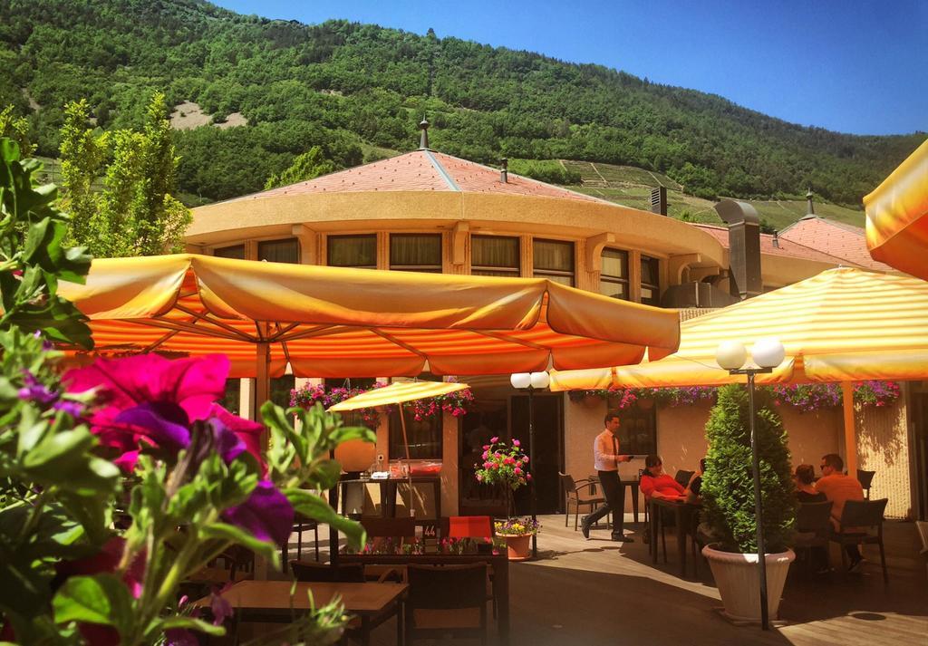 Hotel Restaurant La Porte D'Octodure Martigny Exterior foto